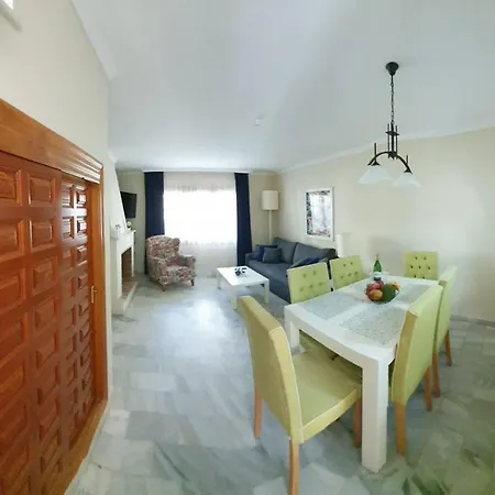 Superior Duplex Beach Apartment *
